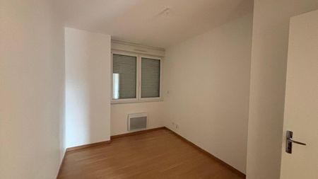 Location Appartement 4 pièces 81m² COUX 07000 - Photo 2