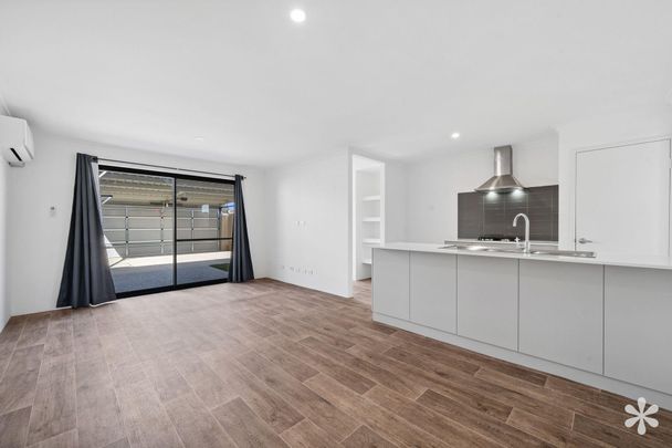 18 Nystrom Street - Photo 1