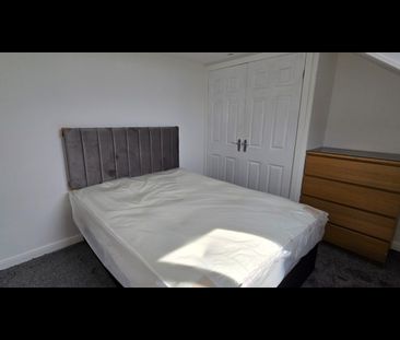 1 Bed Flat, Hanover Square, LS3 - Photo 3