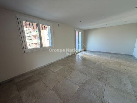 Location Appartement 3 pièces 72m² - Photo 2