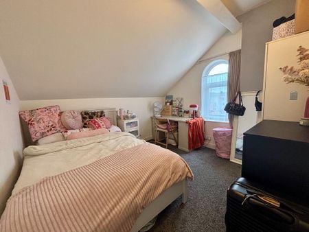 12 The Mount, Ferryhill, Belfast, BT5 4NA - Photo 2