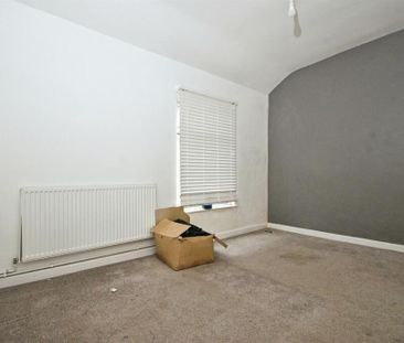 4 bedroom terraced house to rent - Photo 5