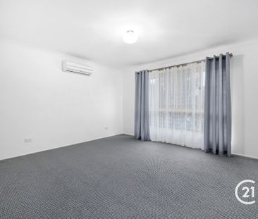 Amazing Renovated Family Home - $1050 Per Week - Unfurnished - Photo 2