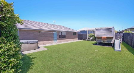 Family Home in the Heart of Riverhead - Photo 3