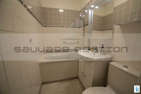 Location Appartement 4 pièces 140m² ROUEN 76000 - Photo 5