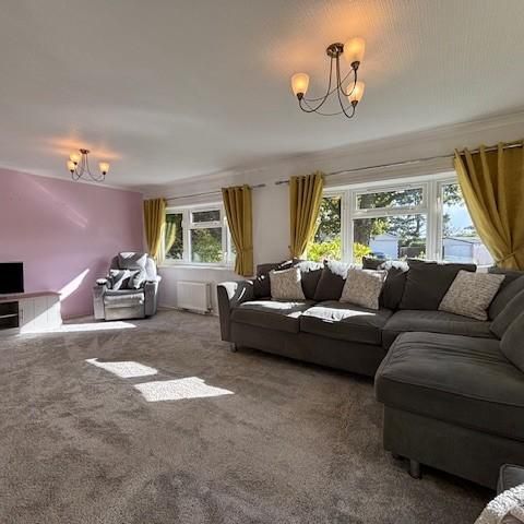 2 bedroom property to rent - Photo 1