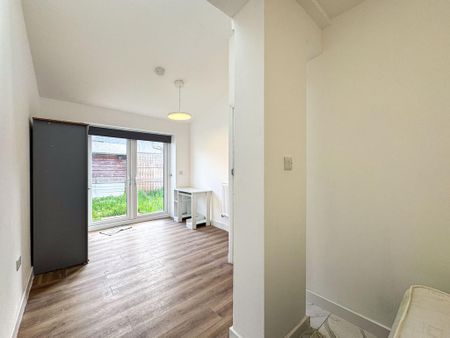 4 bedroom maisonette to rent - Photo 4