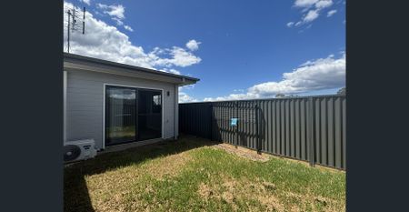 Picturesque Two Bedroom - Photo 5