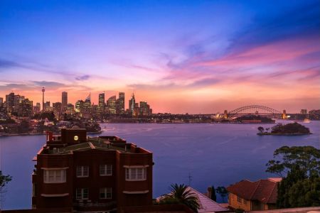 Prestigious Point Piper Apartment Showcasing Breathtaking Harbour Views - Photo 5