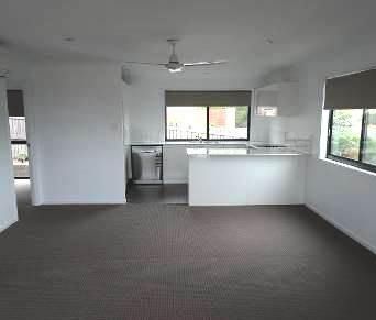 MODERN THREE BEDROOM FULLY AIR CONDITIONED TOWNHOUSE - Photo 2