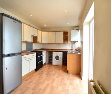 Wiltshire Avenue, Slough, SL2 - Photo 3