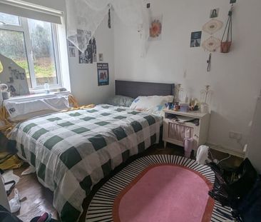 3 Bed Flat, Queens Court Queens Road, TW10 - Photo 2