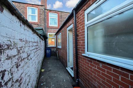 2 bedroom terraced house to rent - Photo 3