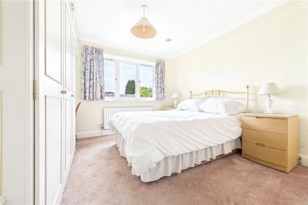 4 bedroom detached house to rent - Photo 5