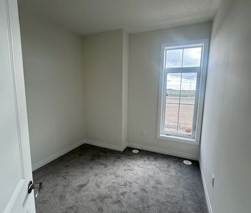 For Lease - 89 Blue Pond Drive, Brampton, Ontario - Photo 4