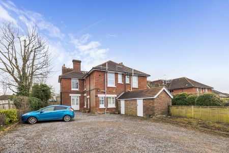 Hazelgrove Road, Haywards Heath, RH16 - Photo 5