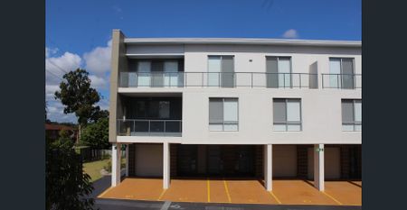 4 Bedroom Townhouse at Great Location in Prospect - Photo 2