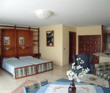 Large and sunny studio in quiet area.Completely fitted, terrace and... - Photo 4