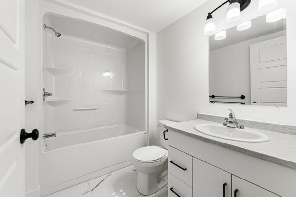 100 Rue Sorbonne Street, E1A 0G6, Dieppe - Photo 1