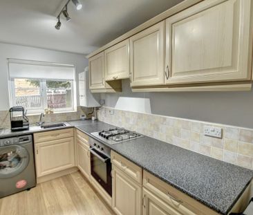 2 bedroom semi-detached house to rent - Photo 4