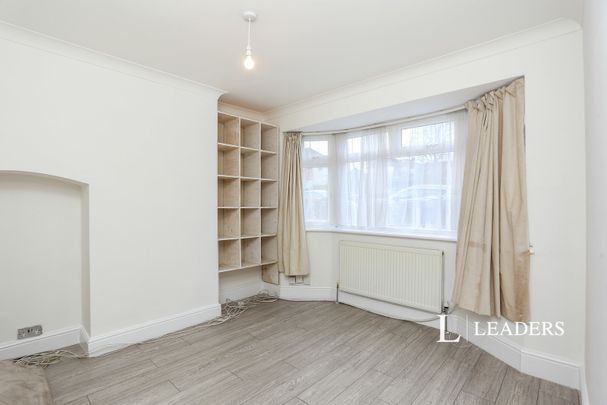 3 bedroom house to rent Oldstead Road, Bromley, BR1 - Photo 1