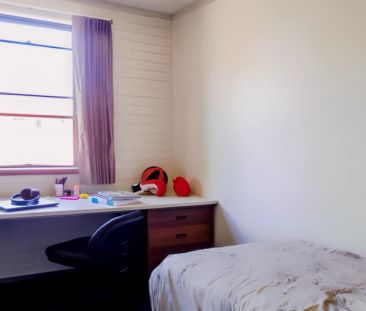 rotary international house : 8 Bedroom Apartment - Photo 1