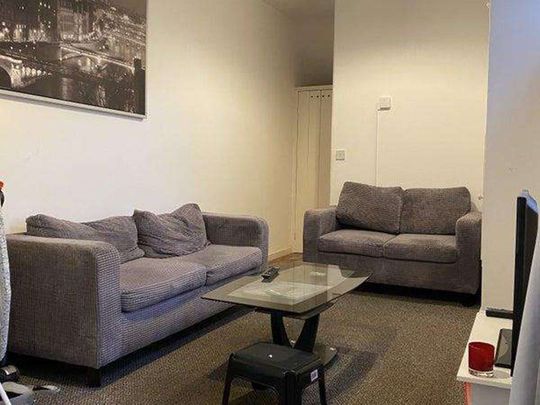 Trafford Road Room 2 - Photo 1