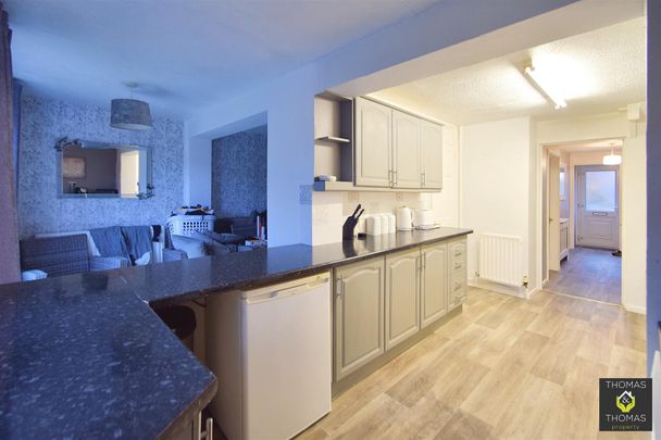 Elmgrove Estate, Hardwicke, Gloucester - Photo 1