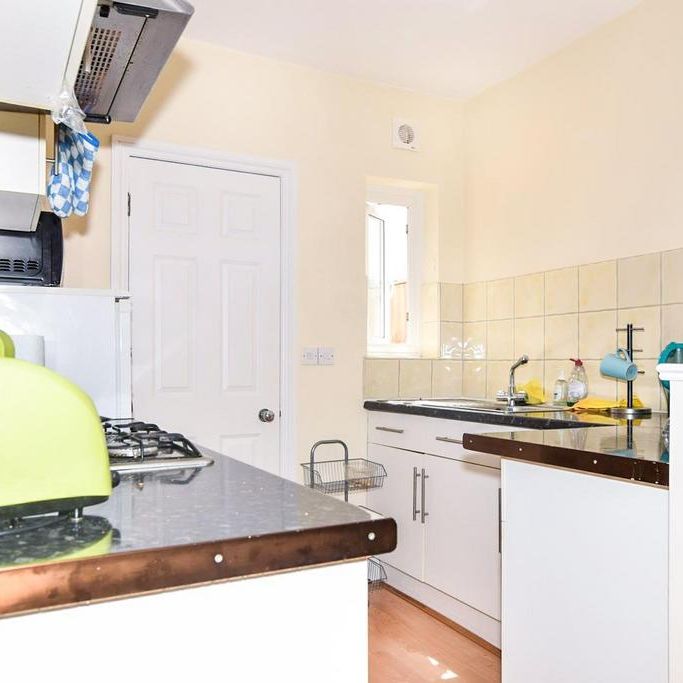 2 bedroom maisonette to rent - Photo 1