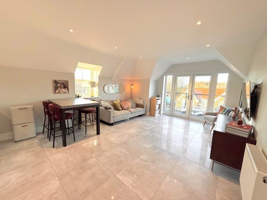 Bushey Hall Road, Bushey - Photo 1