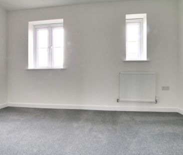 2 bedroom semi-detached house to rent - Photo 3