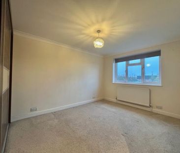 4 bedroom semi-detached house to rent - Photo 5