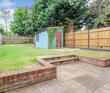 4 bedroom semi-detached house to rent - Photo 6