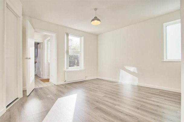 4 bedroom semi-detached house to rent - Photo 1