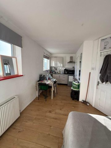 Studio Flat, London, HA9 - Photo 2