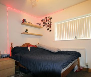 6 bedroom semi-detached house to rent - Photo 4