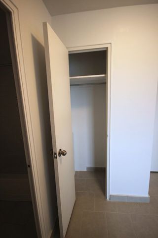 Studio Available NOW – 7355 Acadie - Photo 2