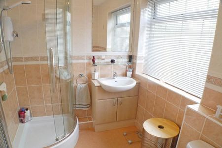 2 bedroom bungalow to rent - Photo 2