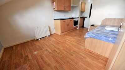 1 bedroom Studio in Flat 11, Leeds - Photo 2