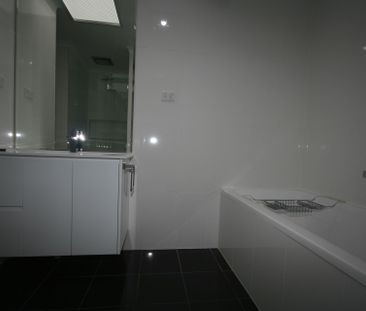 Charming 2-Bedroom Townhouse in Queanbeyan - Photo 5