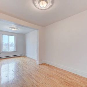 Renovated 5-1/2 in Verdun, available immediately. - Photo 2