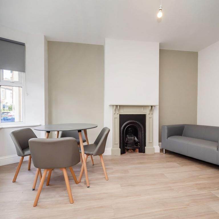 5 bedroom terraced house to rent - Photo 1