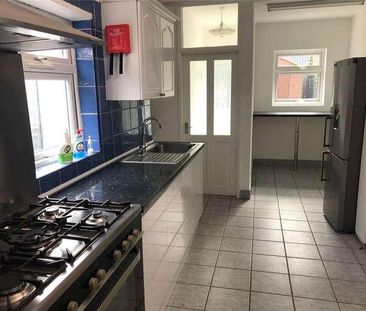 Sydney Road, Hornsey, London, N8 - Photo 5