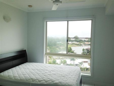 RESORT STYLE POOL, STUNNING MARINA VIEWS, AND FINE DINING CLOSE BY! - Photo 2