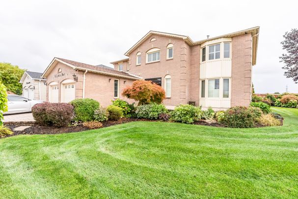 For Lease - 377 Ray Lawson Boulevard, Brampton, Ontario - Photo 1