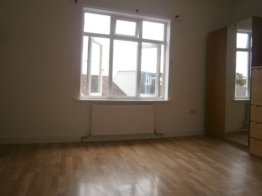3 Bed Terraced House, Richmond Hill, LU2 - Photo 1