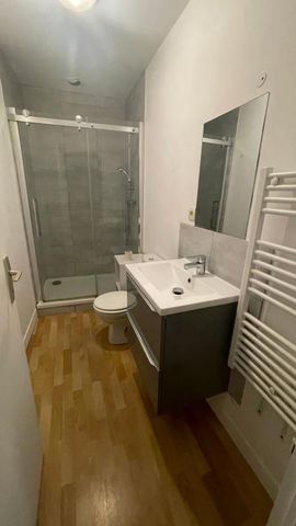 Location Appartement 1 pièce 33m² MONT DE MARSAN 40000 - Photo 4