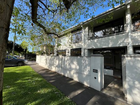 1/33 Gordon Street, Balwyn VIC 3103 - Photo 3