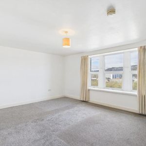 Flat 4 41A Briggate, Shipley - Photo 2