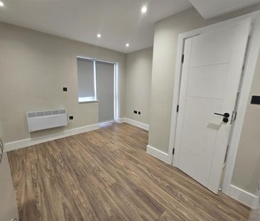 Lakers Rise, Banstead SM7, London - Photo 5